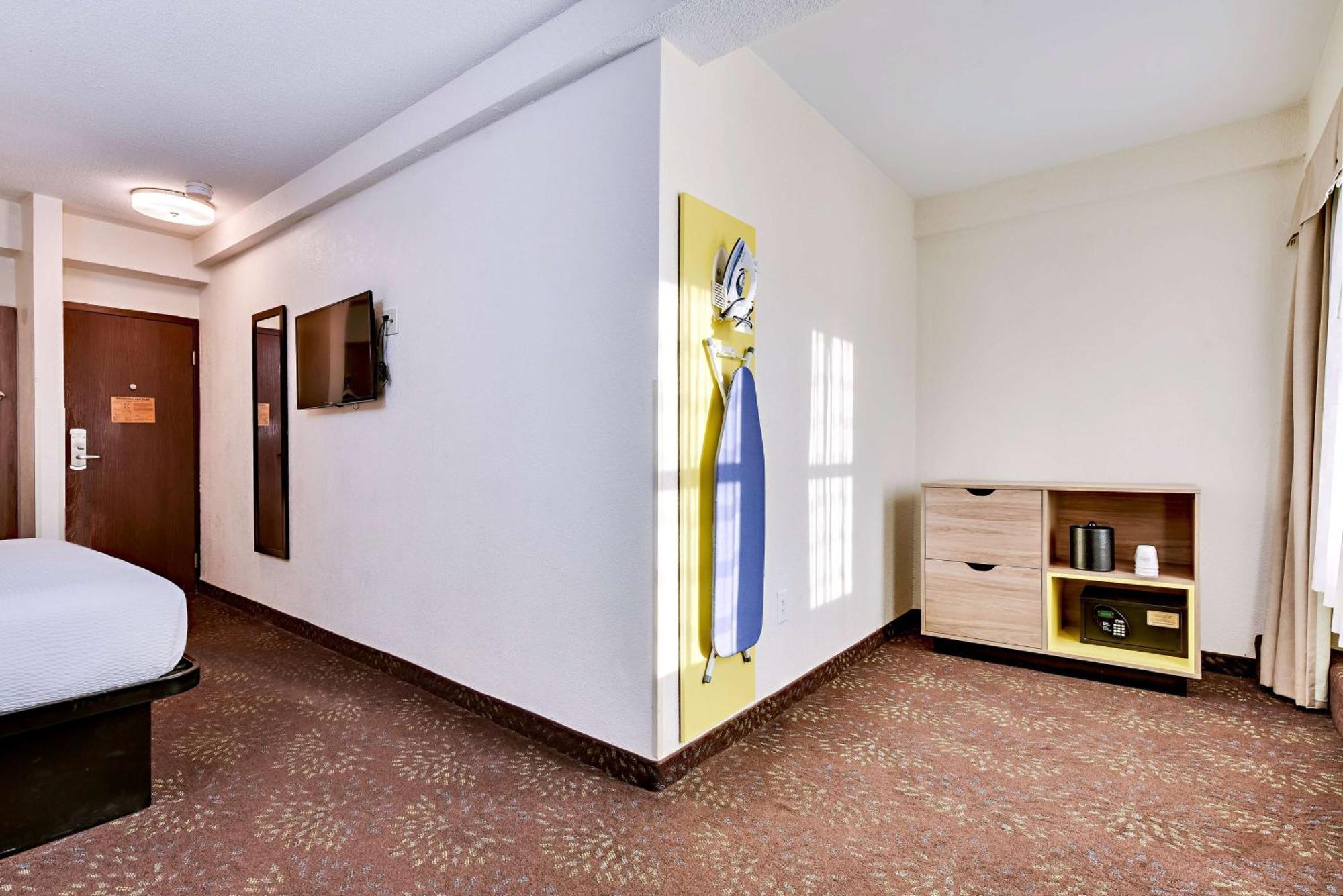 Days Inn By Wyndham Washington Dc/Connecticut Avenue Bagian luar foto