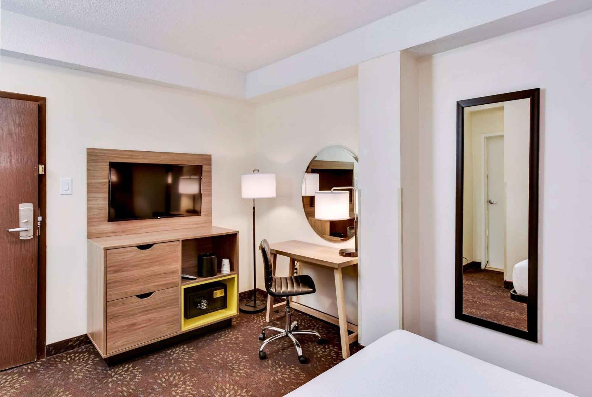 Days Inn By Wyndham Washington Dc/Connecticut Avenue Bagian luar foto