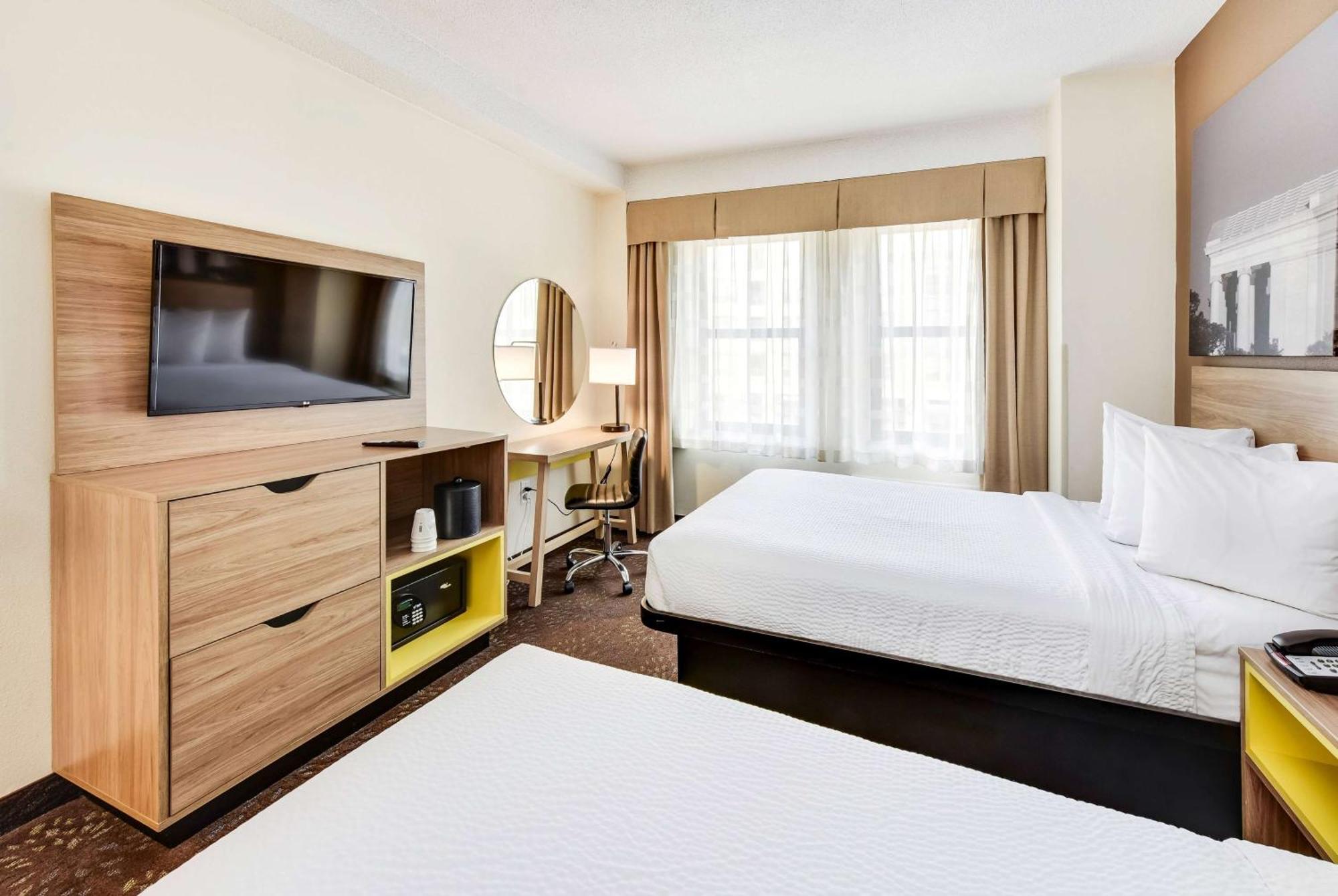 Days Inn By Wyndham Washington Dc/Connecticut Avenue Bagian luar foto